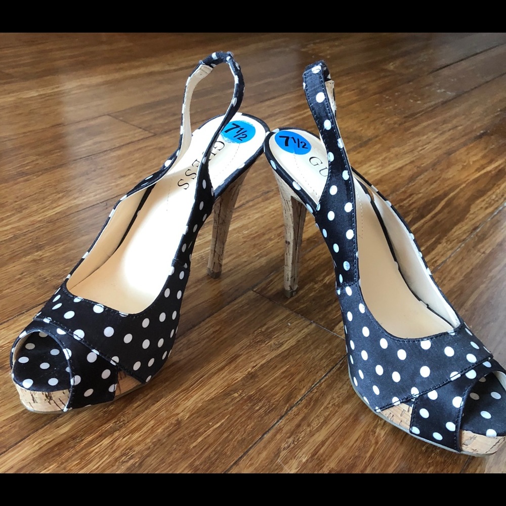 Sz 7 1/2 Guess polka dot peep-toe heel